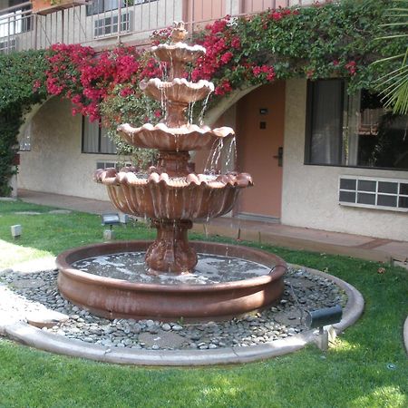 Garden Inn And Suites Glendora Buitenkant foto