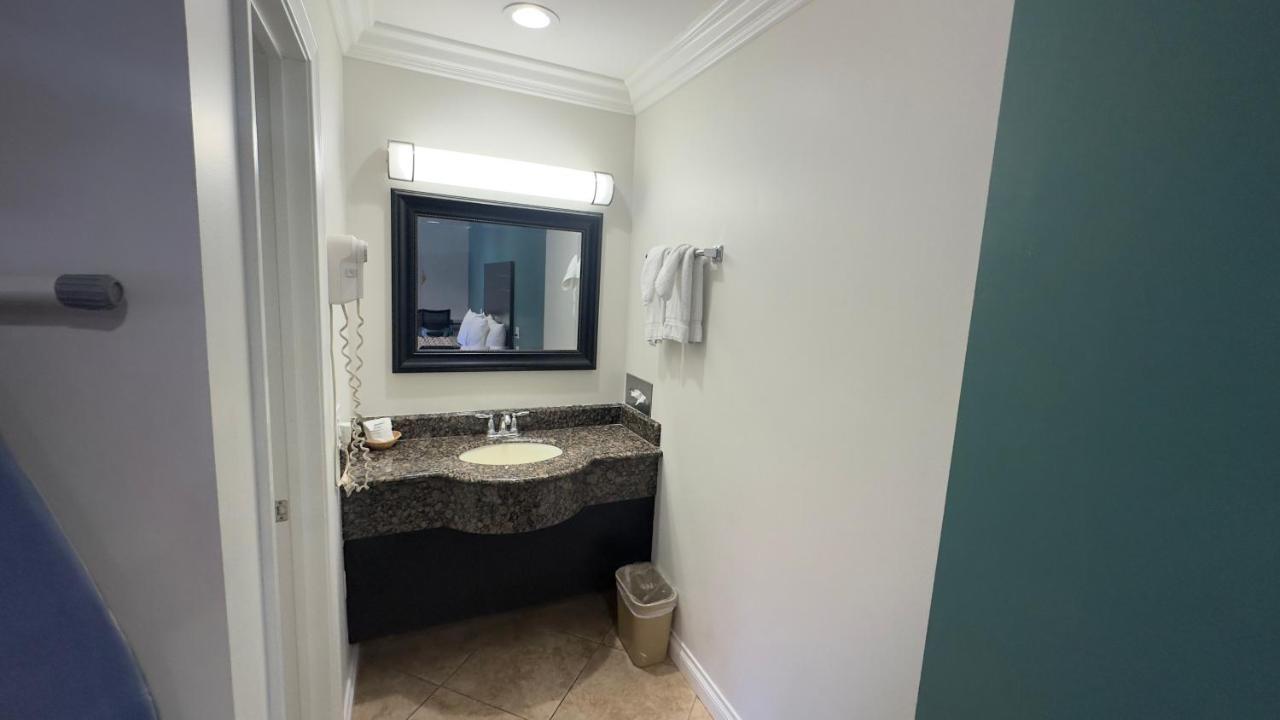 Garden Inn And Suites Glendora Buitenkant foto
