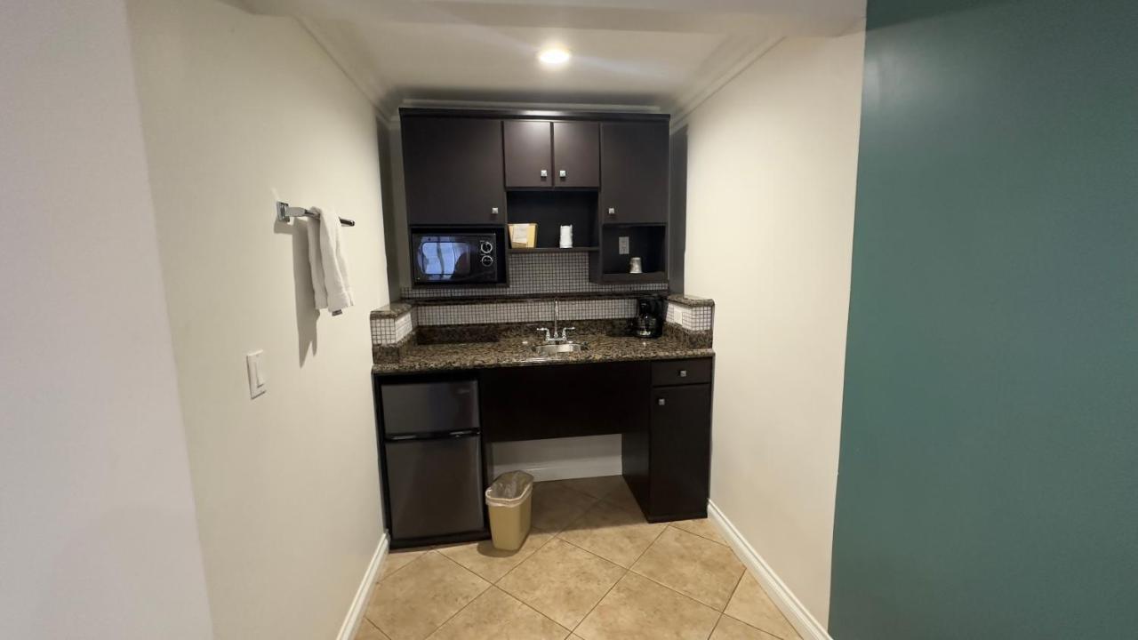 Garden Inn And Suites Glendora Buitenkant foto