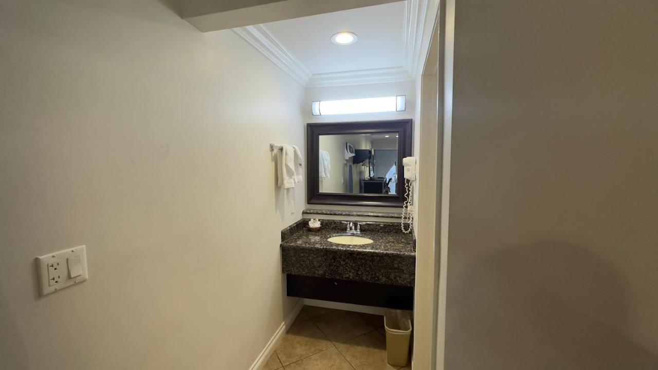 Garden Inn And Suites Glendora Buitenkant foto