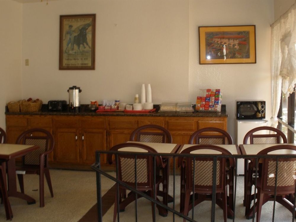 Garden Inn And Suites Glendora Restaurant foto