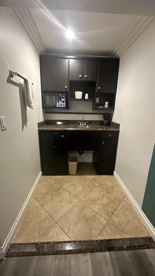 Garden Inn And Suites Glendora Buitenkant foto