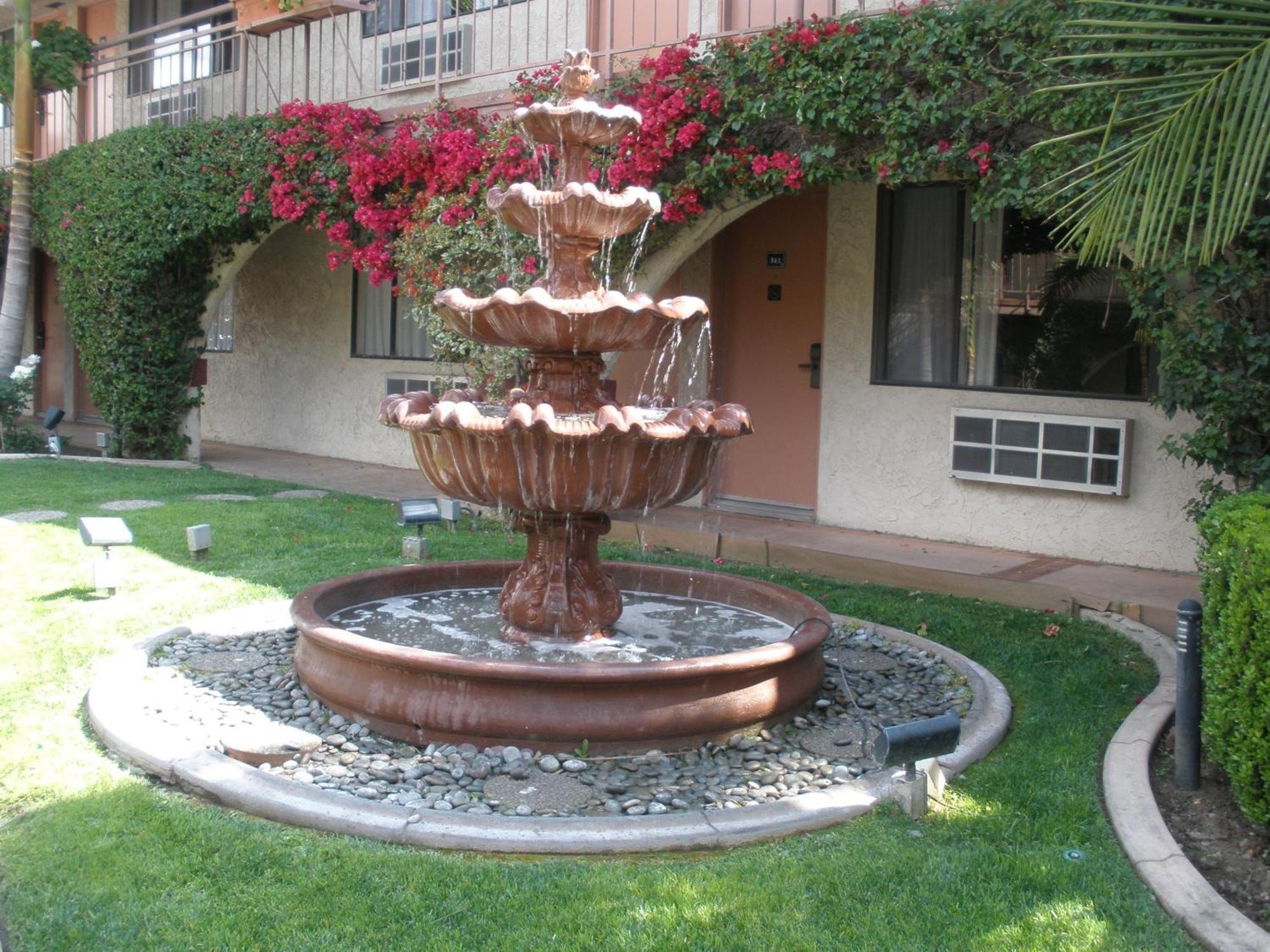 Garden Inn And Suites Glendora Buitenkant foto