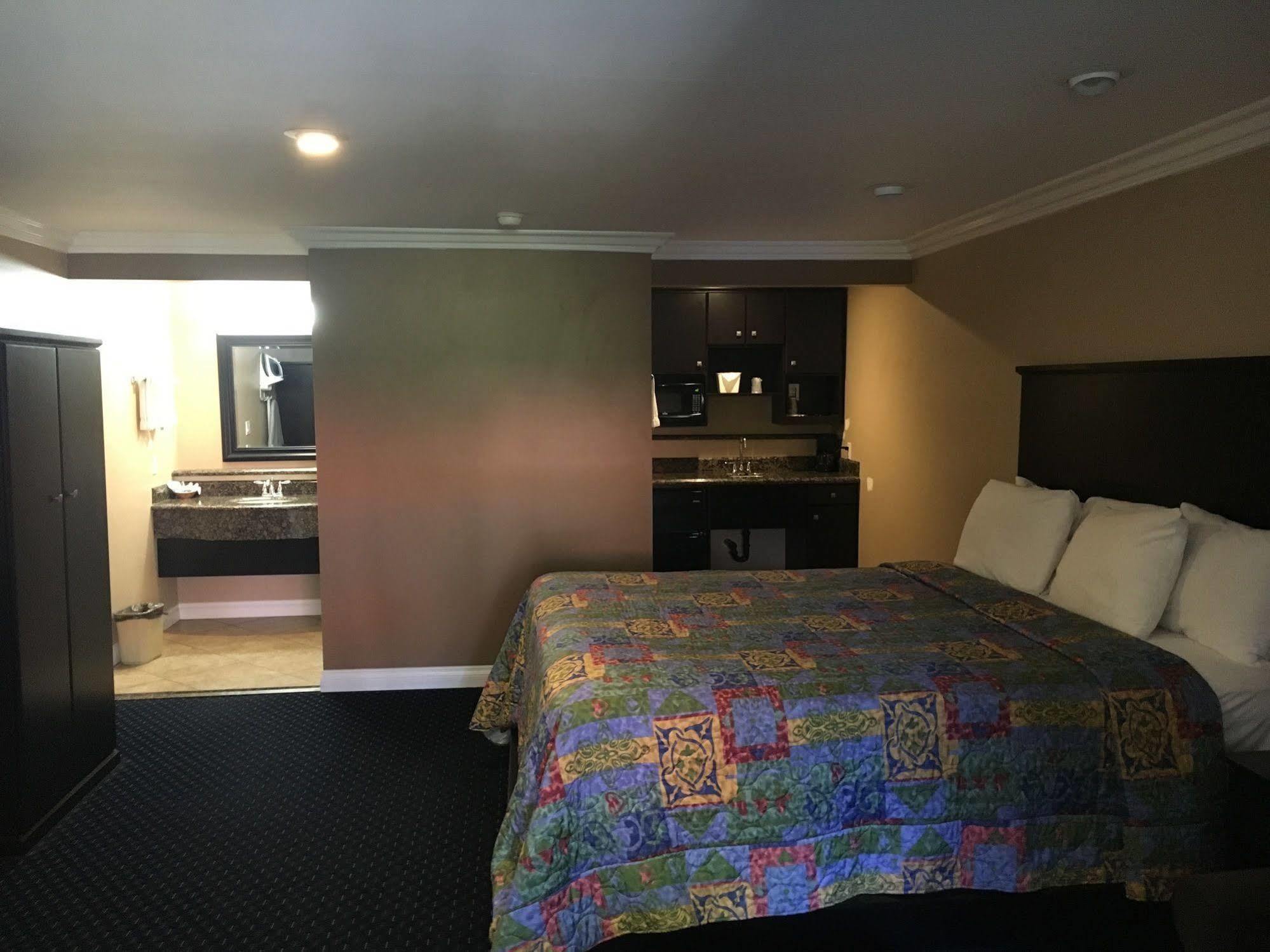 Garden Inn And Suites Glendora Buitenkant foto