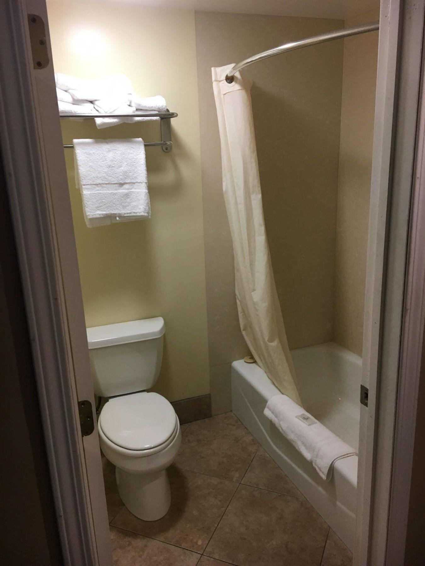Garden Inn And Suites Glendora Buitenkant foto