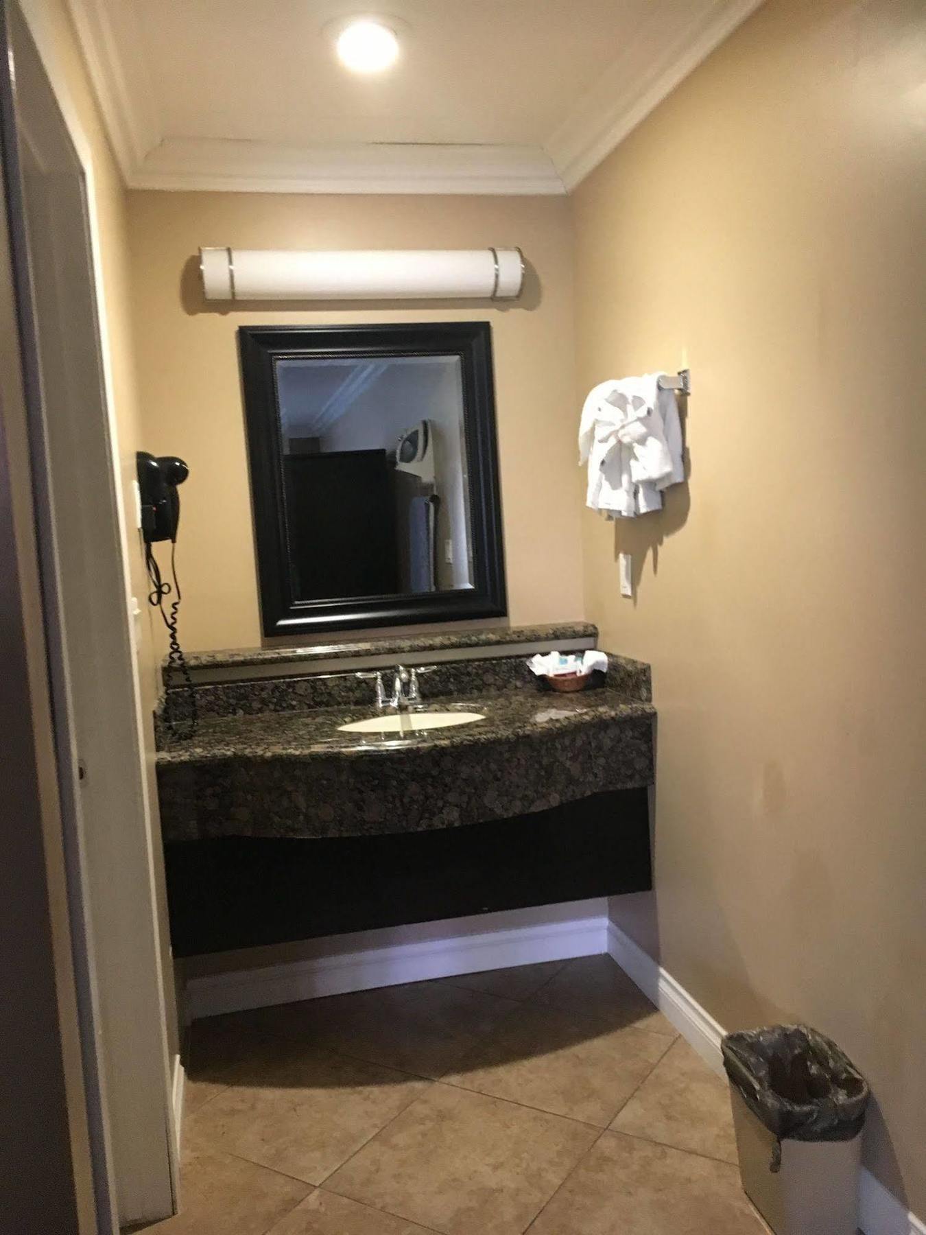 Garden Inn And Suites Glendora Buitenkant foto